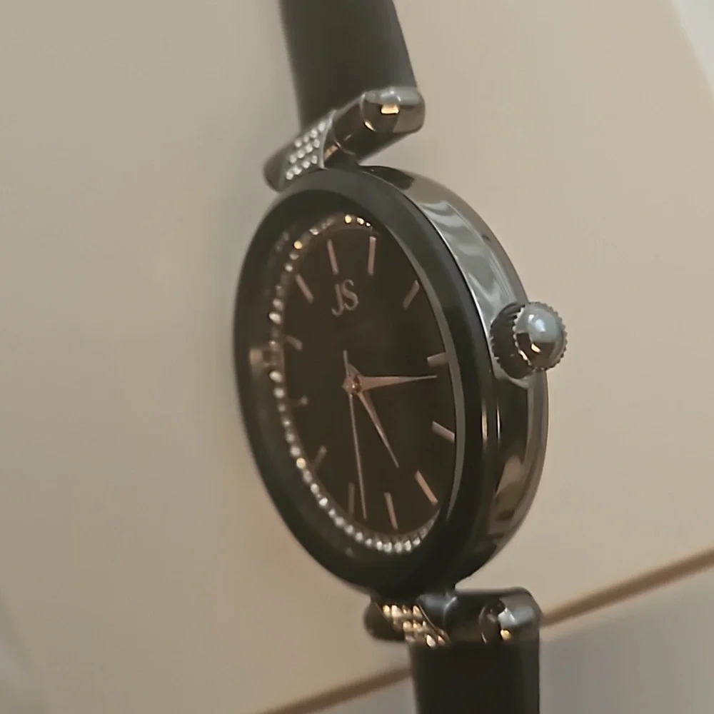 Jessica Simpson Watch.
